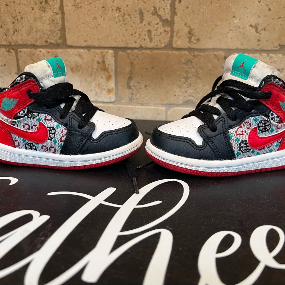 Nike Air Jordan 1 Retro Ugly Christmas Sweater - 2021